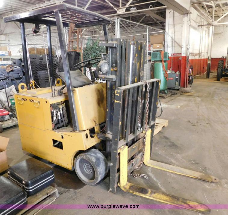 image for item CD9258 Pettibone forklift