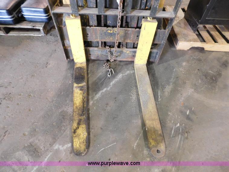 image for item CD9258 Pettibone forklift