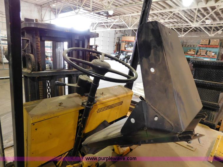 image for item CD9258 Pettibone forklift