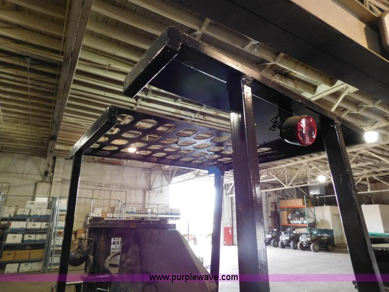 image for item CD9258 Pettibone forklift