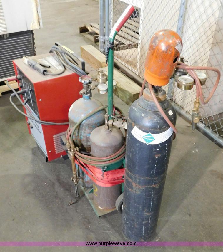 image for item CD9261 Dayton AC/DC welder