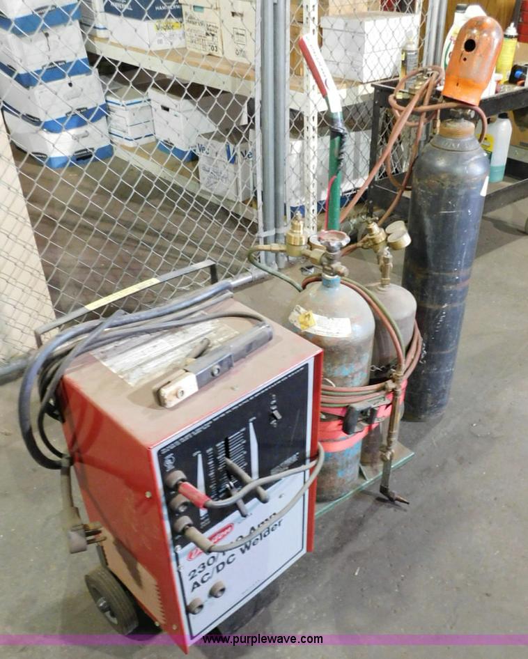 image for item CD9261 Dayton AC/DC welder