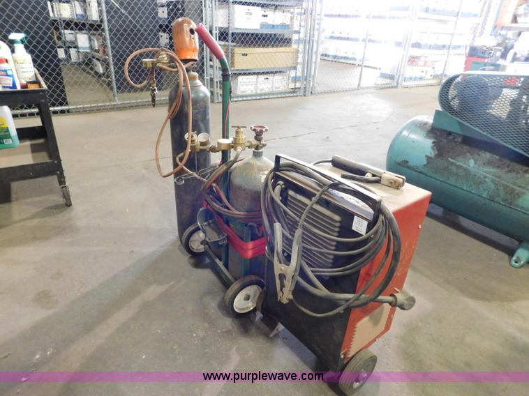 image for item CD9261 Dayton AC/DC welder