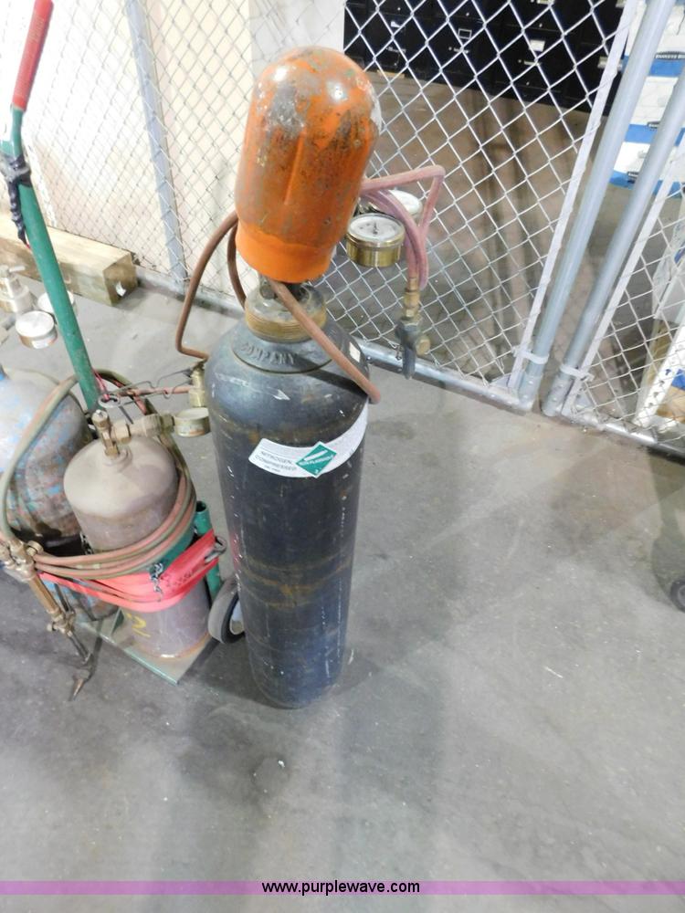 image for item CD9261 Dayton AC/DC welder