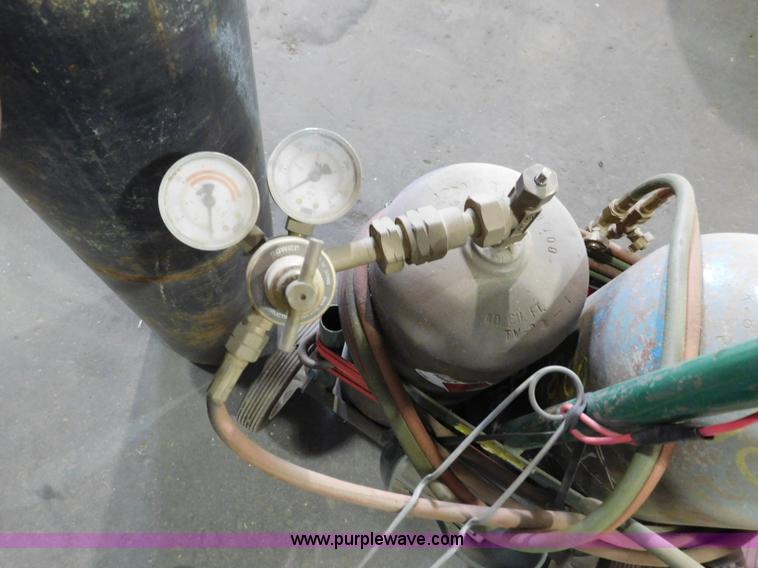 image for item CD9261 Dayton AC/DC welder