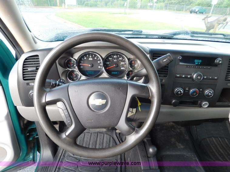 image for item L5857 2009 Chevrolet Silverado 2500HD pickup truck