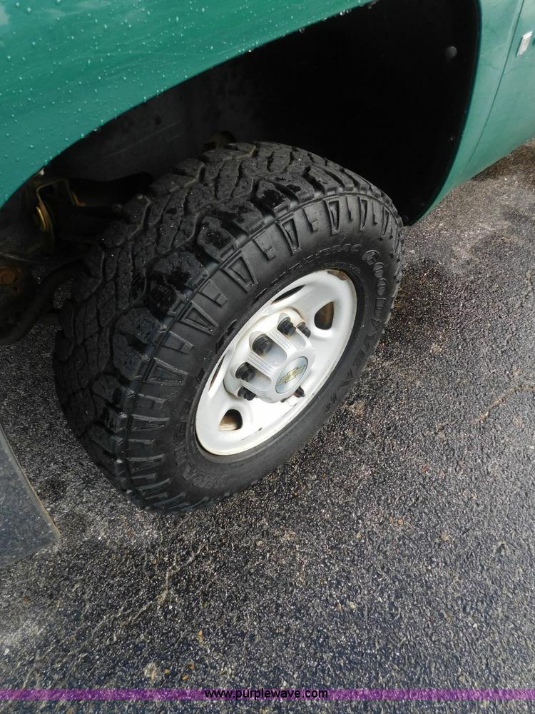 image for item L5857 2009 Chevrolet Silverado 2500HD pickup truck