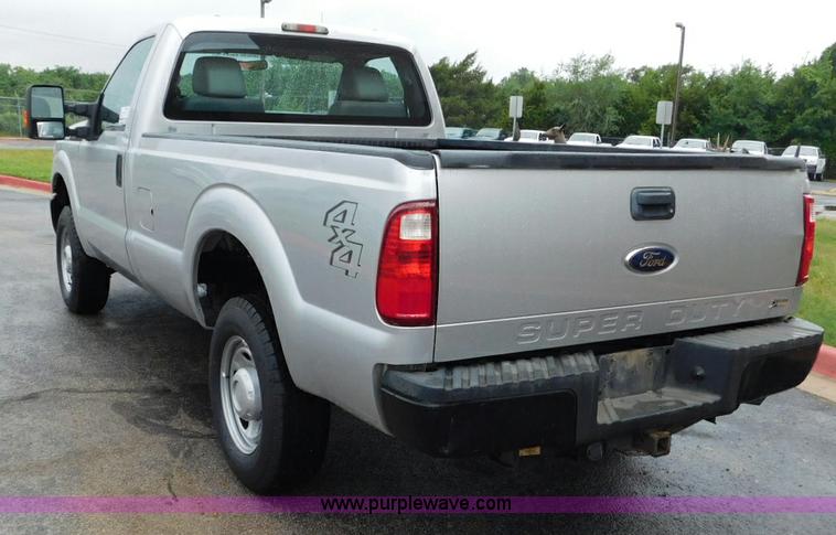 image for item L5859 2011 Ford F250 Super Duty pickup truck