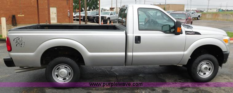 image for item L5859 2011 Ford F250 Super Duty pickup truck