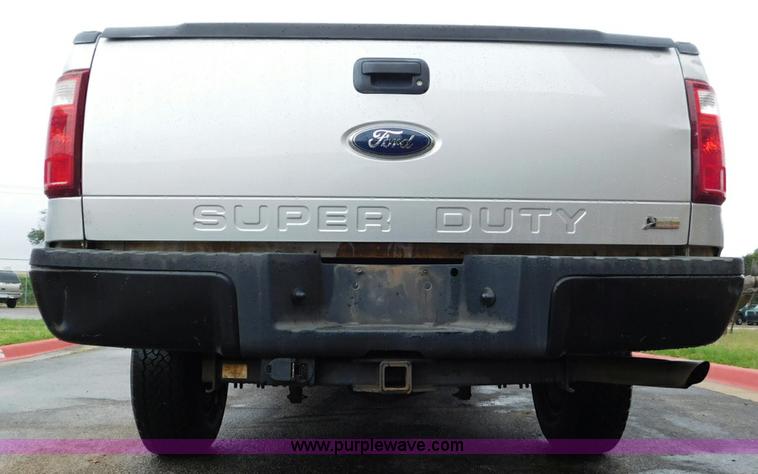 image for item L5859 2011 Ford F250 Super Duty pickup truck