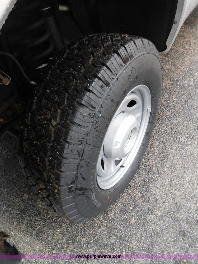 image for item L5859 2011 Ford F250 Super Duty pickup truck