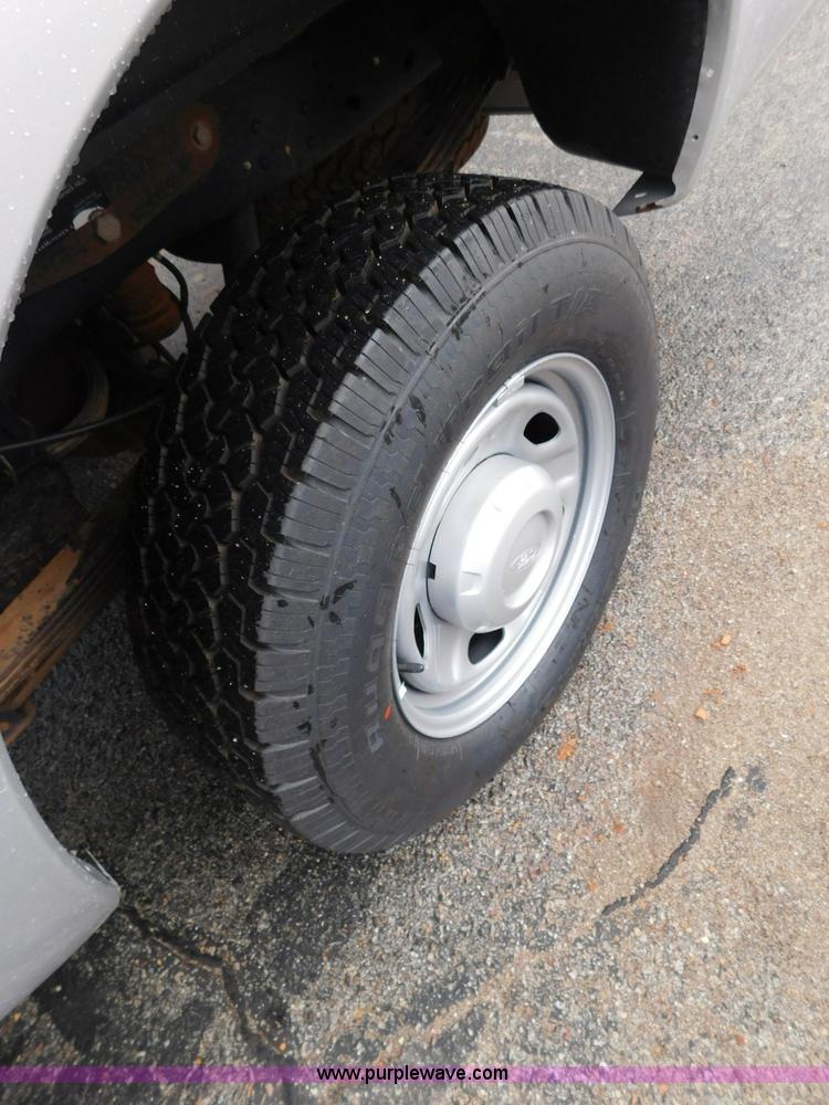 image for item L5859 2011 Ford F250 Super Duty pickup truck