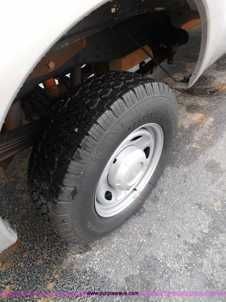 image for item L5859 2011 Ford F250 Super Duty pickup truck