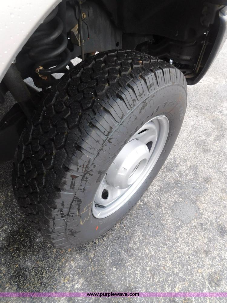 image for item L5859 2011 Ford F250 Super Duty pickup truck