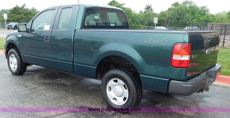 image for item L5860 2007 Ford F150 SuperCab pickup truck