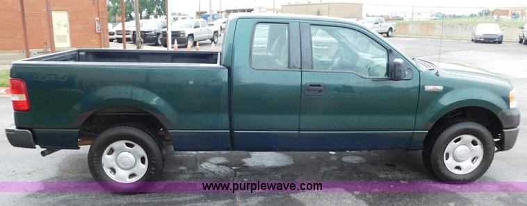 image for item L5860 2007 Ford F150 SuperCab pickup truck