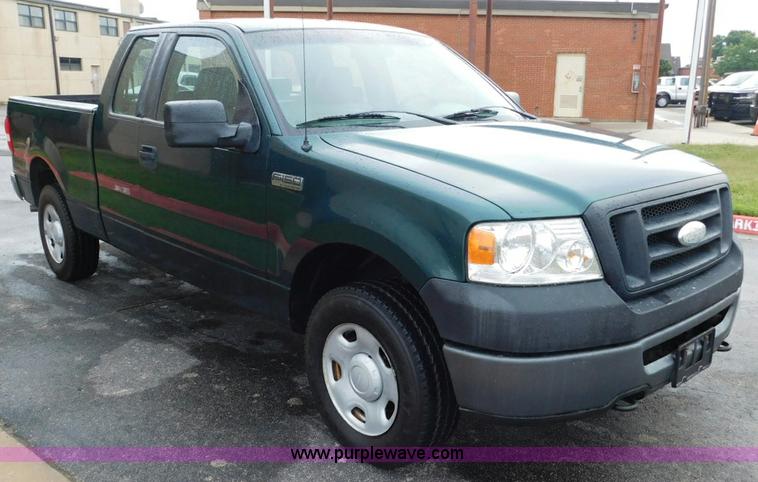 image for item L5860 2007 Ford F150 SuperCab pickup truck