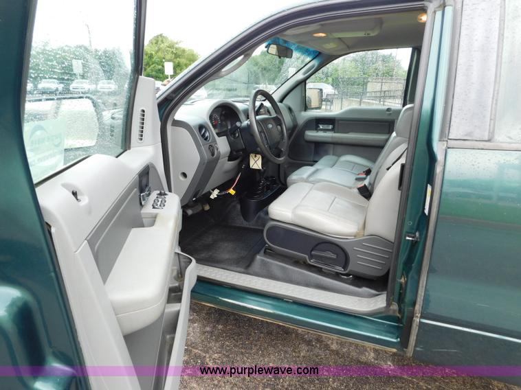 image for item L5860 2007 Ford F150 SuperCab pickup truck