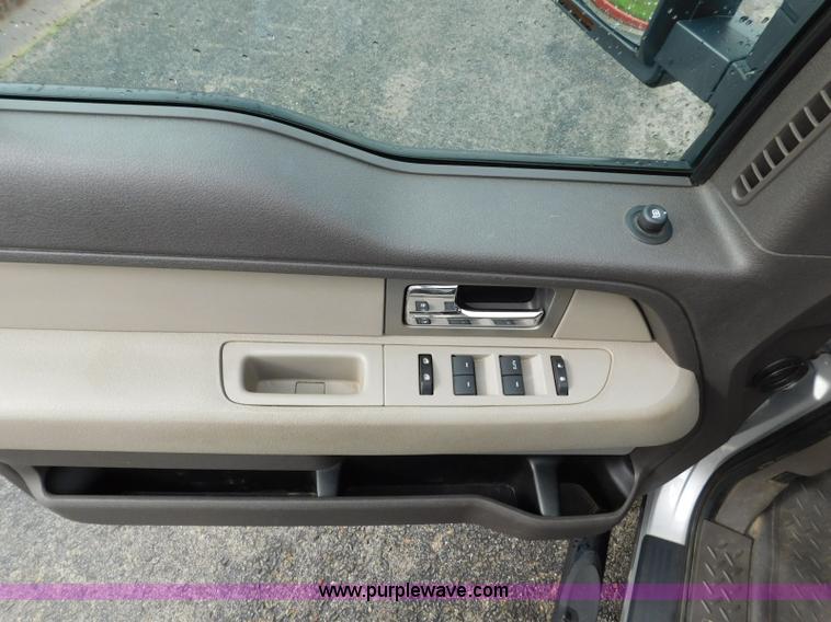 image for item L5861 2010 Ford F150 SuperCrew pickup truck