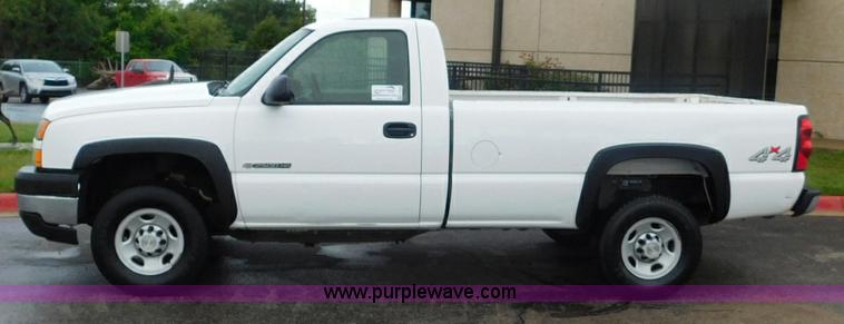 image for item L5862 2006 Chevrolet Silverado 2500HD pickup truck