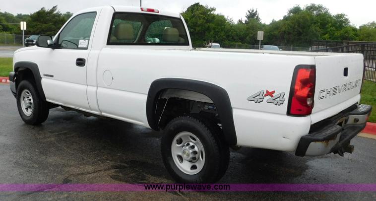 image for item L5862 2006 Chevrolet Silverado 2500HD pickup truck