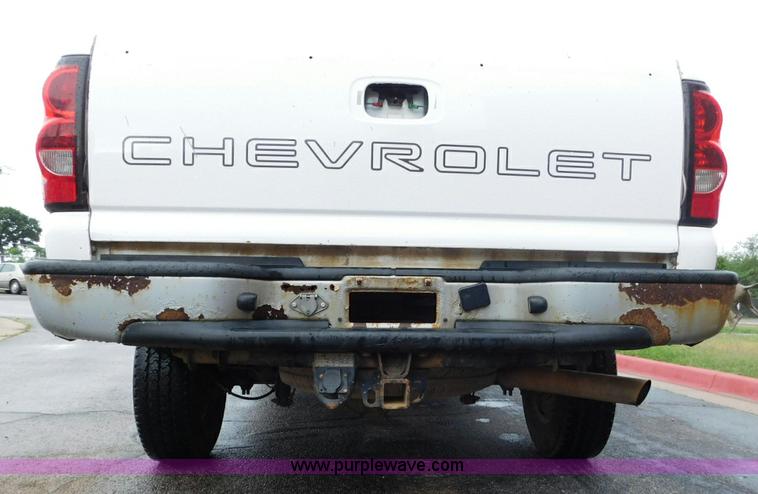 image for item L5862 2006 Chevrolet Silverado 2500HD pickup truck