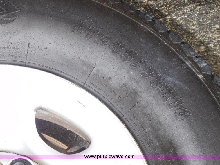 image for item L5862 2006 Chevrolet Silverado 2500HD pickup truck