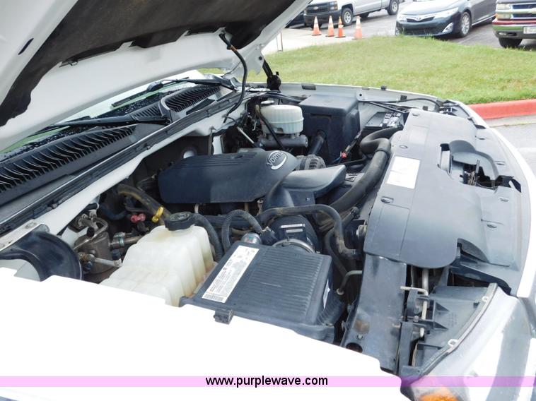 image for item L5862 2006 Chevrolet Silverado 2500HD pickup truck