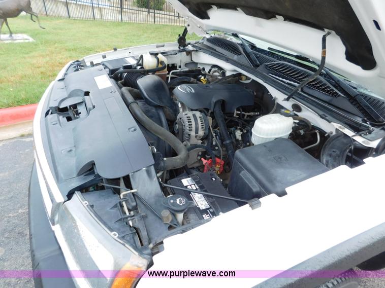 image for item L5862 2006 Chevrolet Silverado 2500HD pickup truck