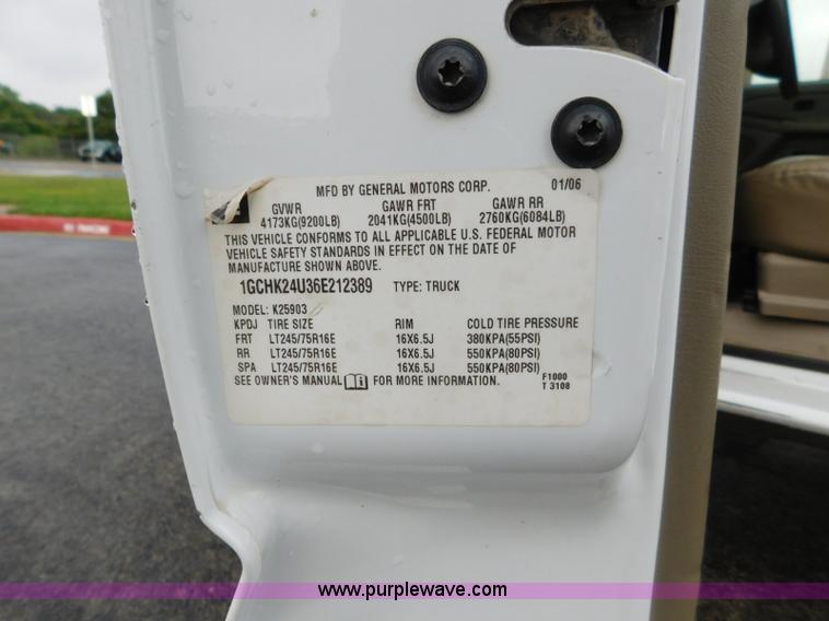 image for item L5862 2006 Chevrolet Silverado 2500HD pickup truck