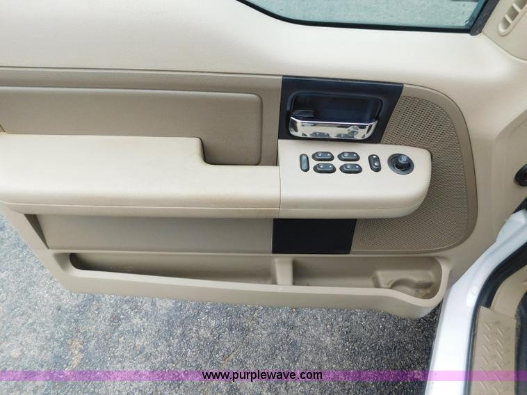 image for item L5863 2007 Ford F150 SuperCab pickup truck
