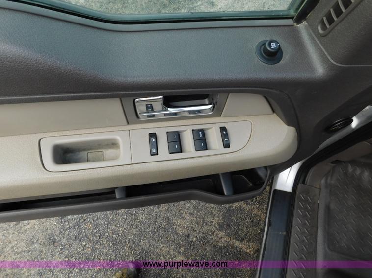 image for item L5865 2010 Ford F150 SuperCab pickup truck