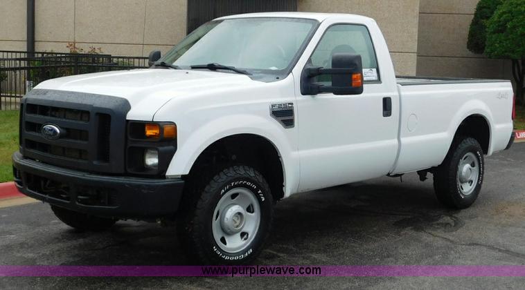 image for item L5867 2008 Ford F250 Super Duty pickup truck