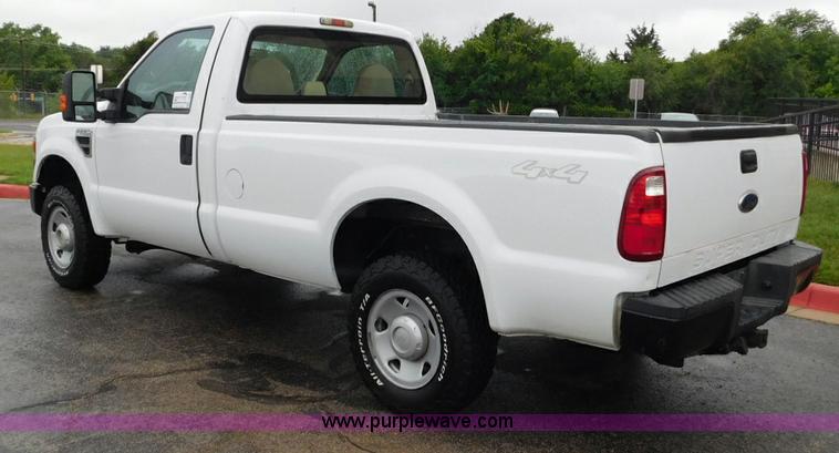 image for item L5867 2008 Ford F250 Super Duty pickup truck