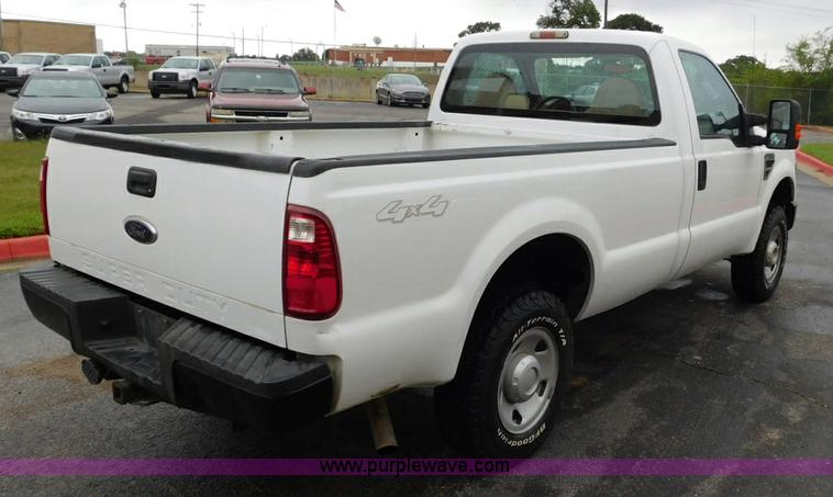 image for item L5867 2008 Ford F250 Super Duty pickup truck