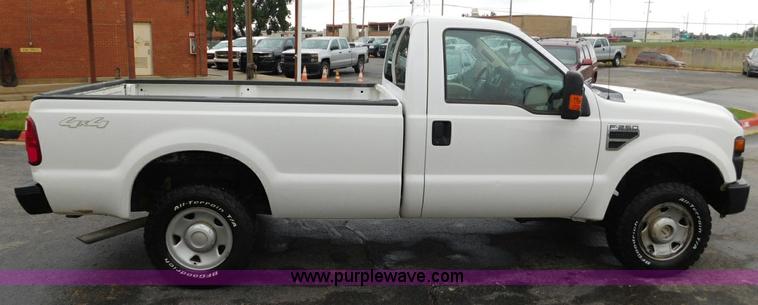 image for item L5867 2008 Ford F250 Super Duty pickup truck