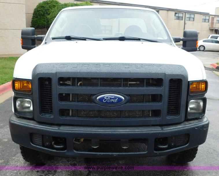 image for item L5867 2008 Ford F250 Super Duty pickup truck