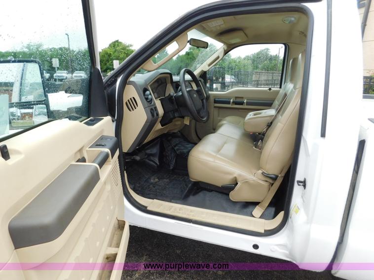 image for item L5867 2008 Ford F250 Super Duty pickup truck