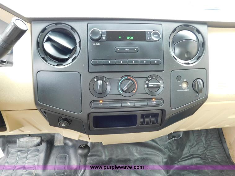 image for item L5867 2008 Ford F250 Super Duty pickup truck