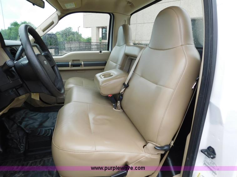 image for item L5867 2008 Ford F250 Super Duty pickup truck