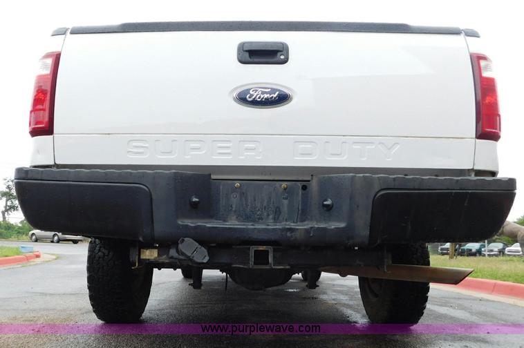 image for item L5867 2008 Ford F250 Super Duty pickup truck