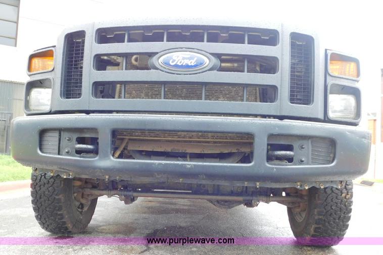 image for item L5867 2008 Ford F250 Super Duty pickup truck