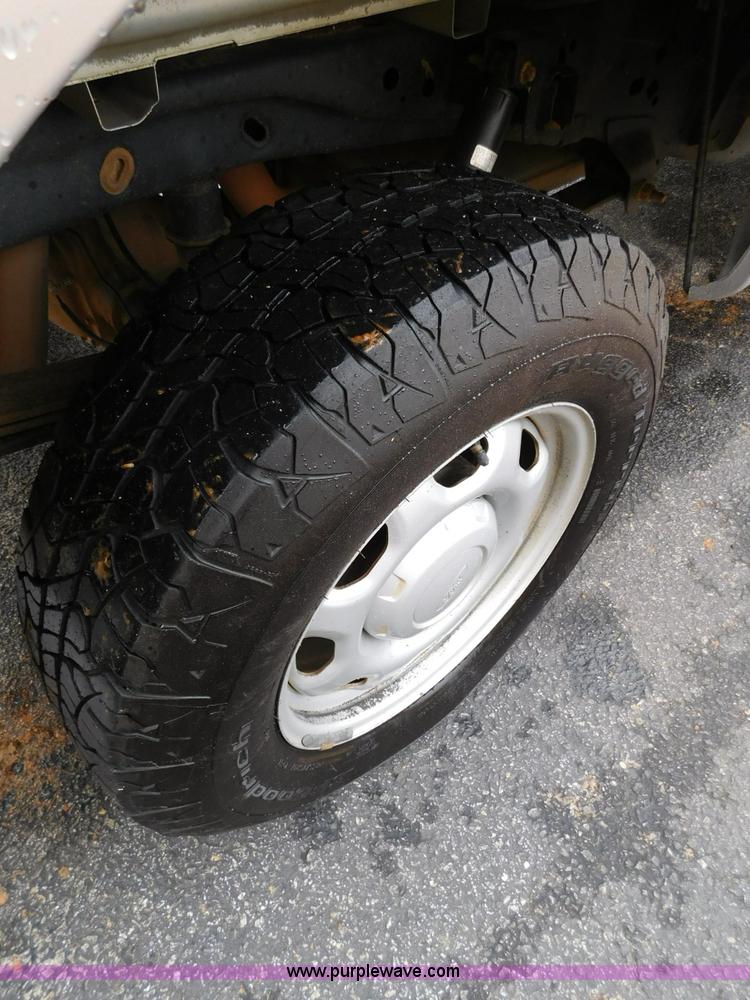 image for item L5868 2011 Ford F150 SuperCab pickup truck