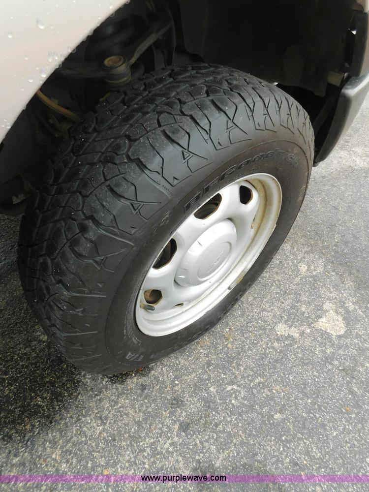 image for item L5868 2011 Ford F150 SuperCab pickup truck