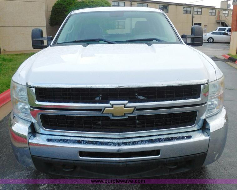 image for item L5869 2009 Chevrolet Silverado 2500HD Ext. Cab pickup truck