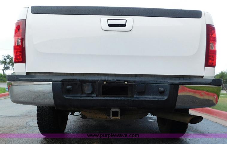 image for item L5869 2009 Chevrolet Silverado 2500HD Ext. Cab pickup truck