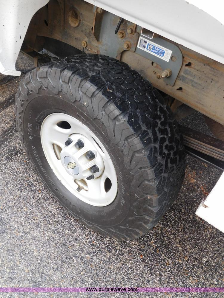 image for item L5869 2009 Chevrolet Silverado 2500HD Ext. Cab pickup truck