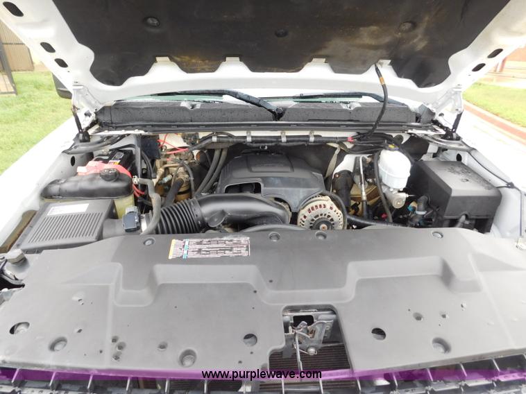 image for item L5869 2009 Chevrolet Silverado 2500HD Ext. Cab pickup truck