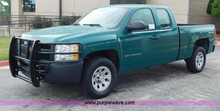 image for item L5870 2009 Chevrolet Silverado 1500 Ext. Cab pickup truck