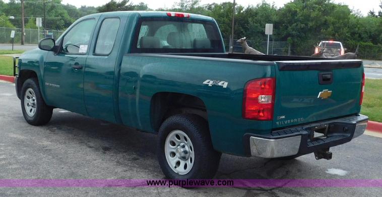 image for item L5870 2009 Chevrolet Silverado 1500 Ext. Cab pickup truck